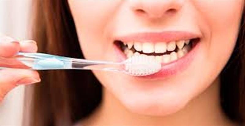 3 أسباب وراء تسوّس الأسنان رغم الالتزام بتنظيفها يومياً
