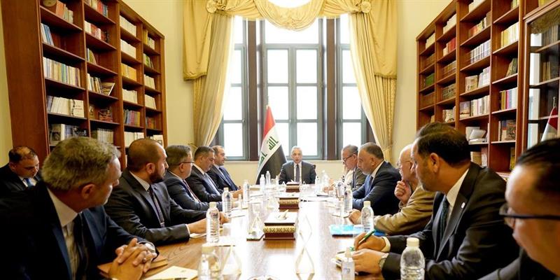 الكاظمي يرأس اجتماع لجنة تطوير ساحة التحرير ونصب الحرية