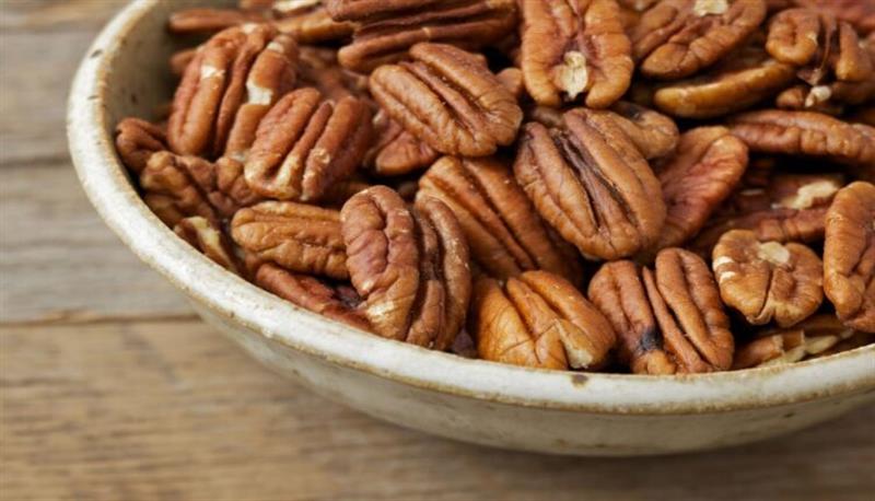 طرد امرأة من رحلة طيران أمريكية بسبب الجوز