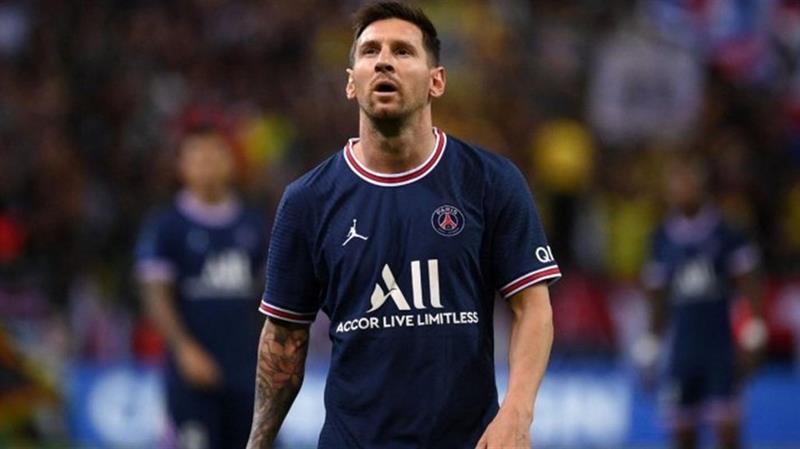 والد ميسي يتواصل مع برشلونة لعودة نجله الى الفريق