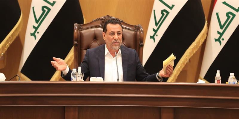الزاملي يعلن إنتهاء ازمة البنزين