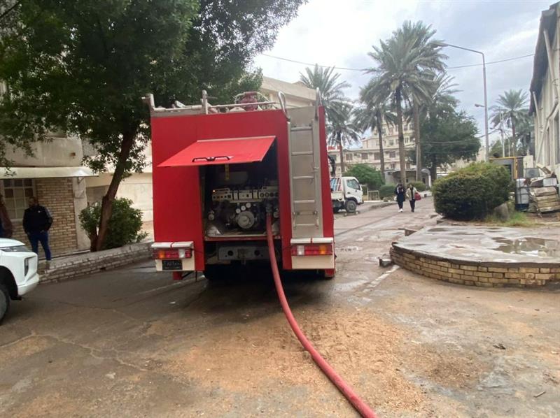 اندلاع حريق داخل كلية الهندسة - المستنصرية في بغداد (صور)