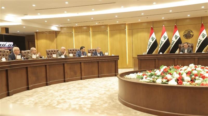رئاسة البرلمان توجه دعوة للحكومة بشأن المشاريع الخدمية