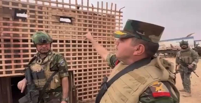 بالفديو ..القوات الخاصة تعثر على عجلة مفخخة بنظام تصفيح الشبكية لتجاوز القاذفات في عمق صحراء الرطبة