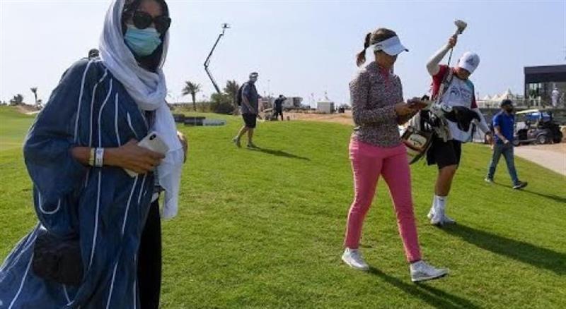 56 امرأة سعودية يتدربن لتشكيل أول منتخب وطني نسائي للغولف