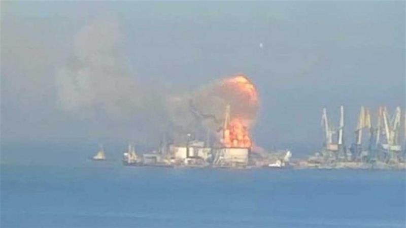 أوكرانيا تعلن تدمير سفينة إنزال روسية كبيرة