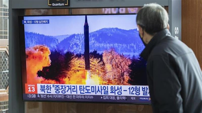 كوريا الشمالية تختبر أكبر صاروخ باليستي عابر للقارات والبيت الأبيض يرد