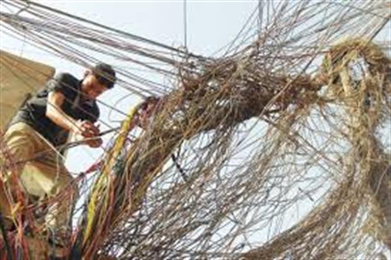 الكاظمي يطلع على استعدادات الكهرباء للصيف ويوجه بإستثمار الوقت والإحتياط للطارئ
