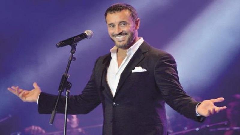 كاظم الساهر على موعد مع أول حفل غنائي بعد وفاة شقيقه الاكبر