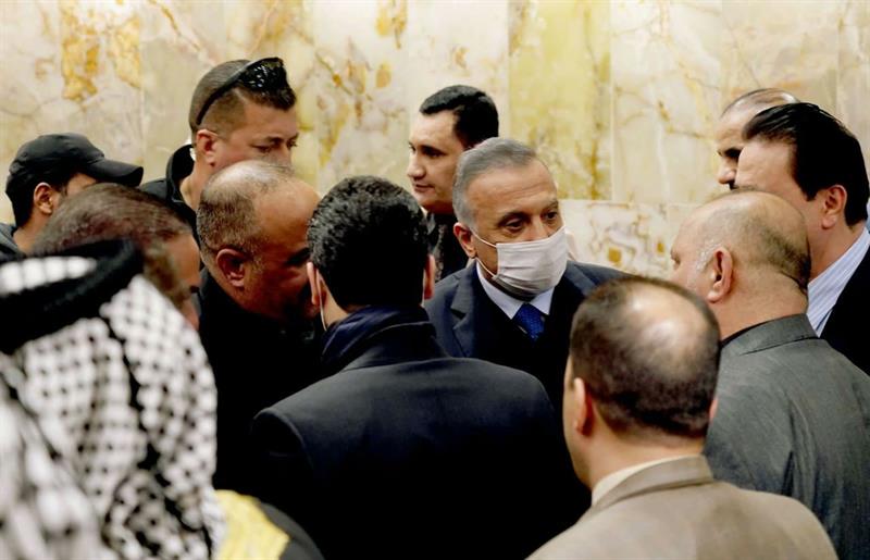صور: الكاظمي يقدم التعازي لذوي الخبير القانوني طارق حرب