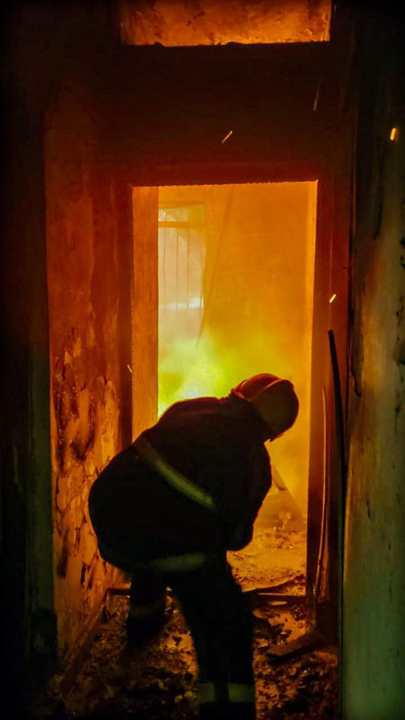مدفئة كهربائية تتسبب بحريق داخل دار في بغداد والدفاع المدني تتدخل (صور)