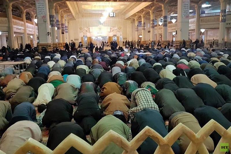 الوقف السُني يفتي بإلغاء التباعد الاجتماعي في صلوات المساجد